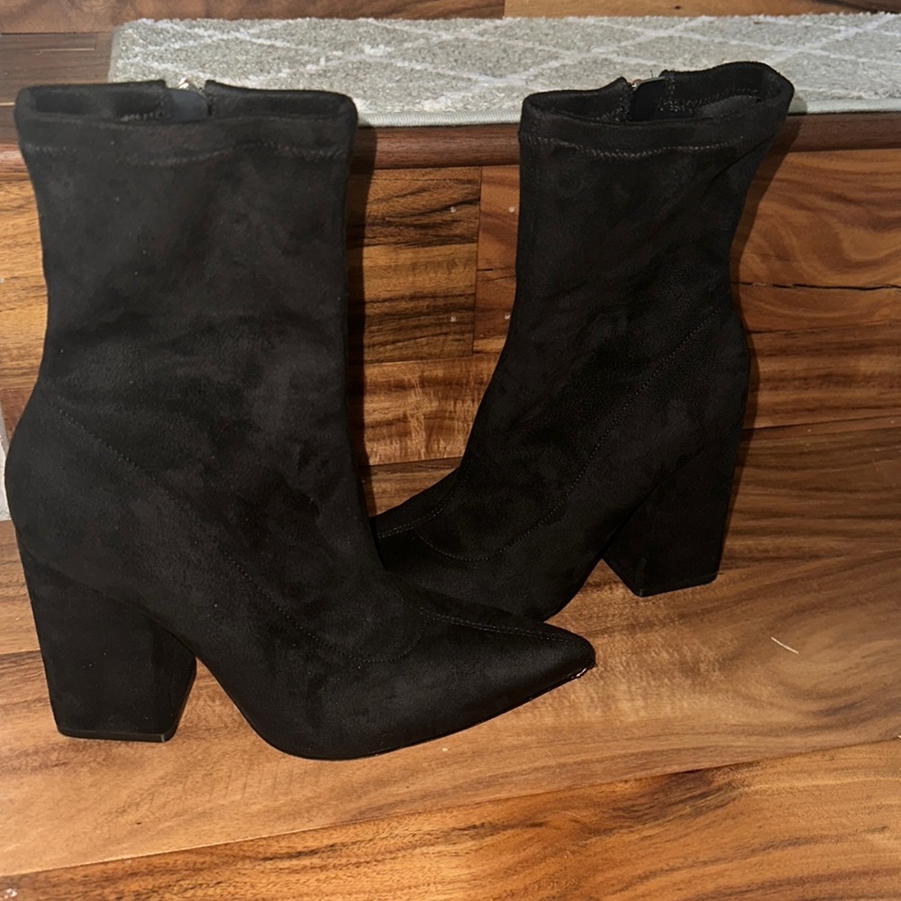 Marc Fisher Black suede Booties 6.5 worn twice